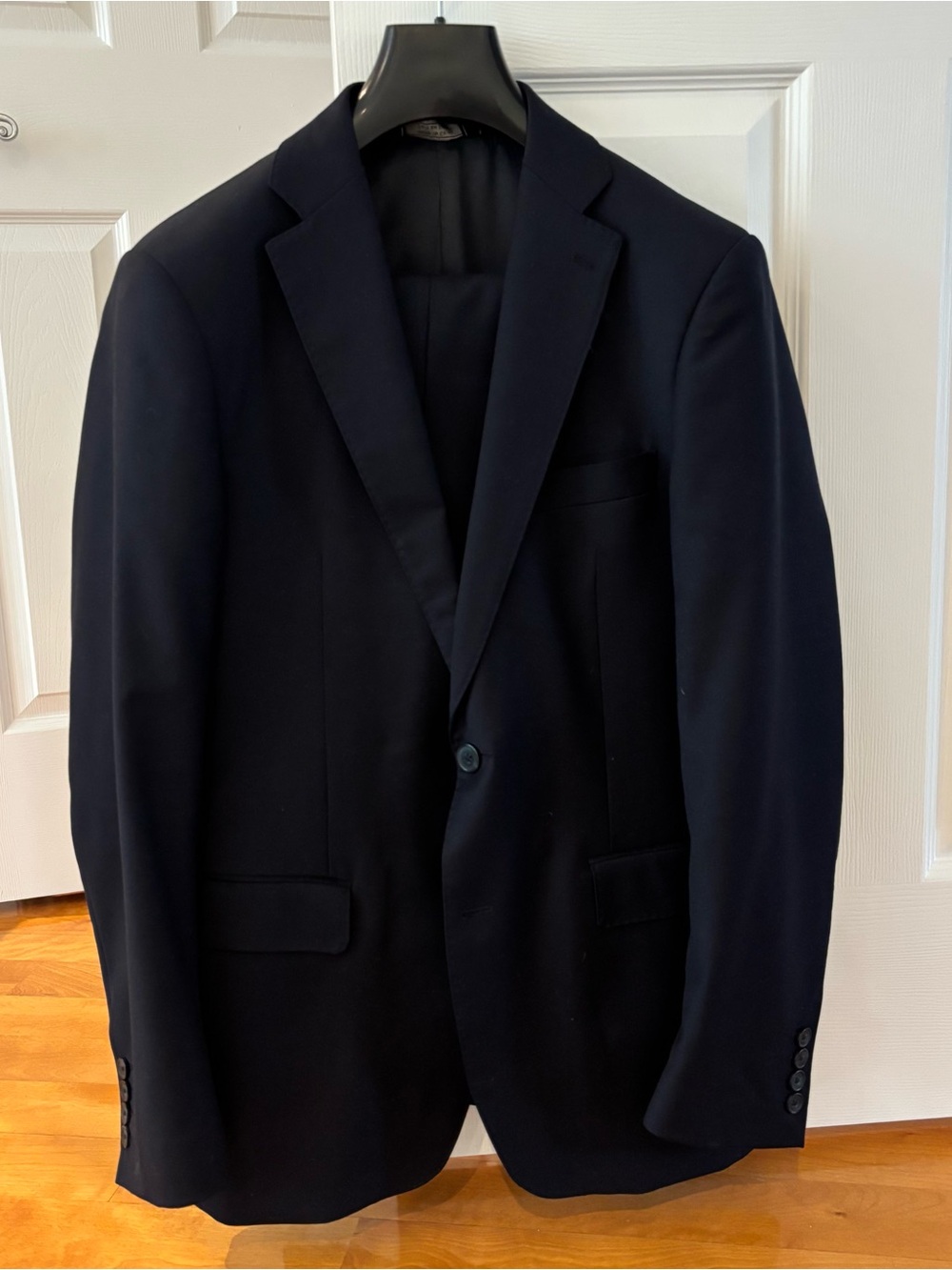 Men's Saks Fifth Avenue Dark Navy Suit - 38R